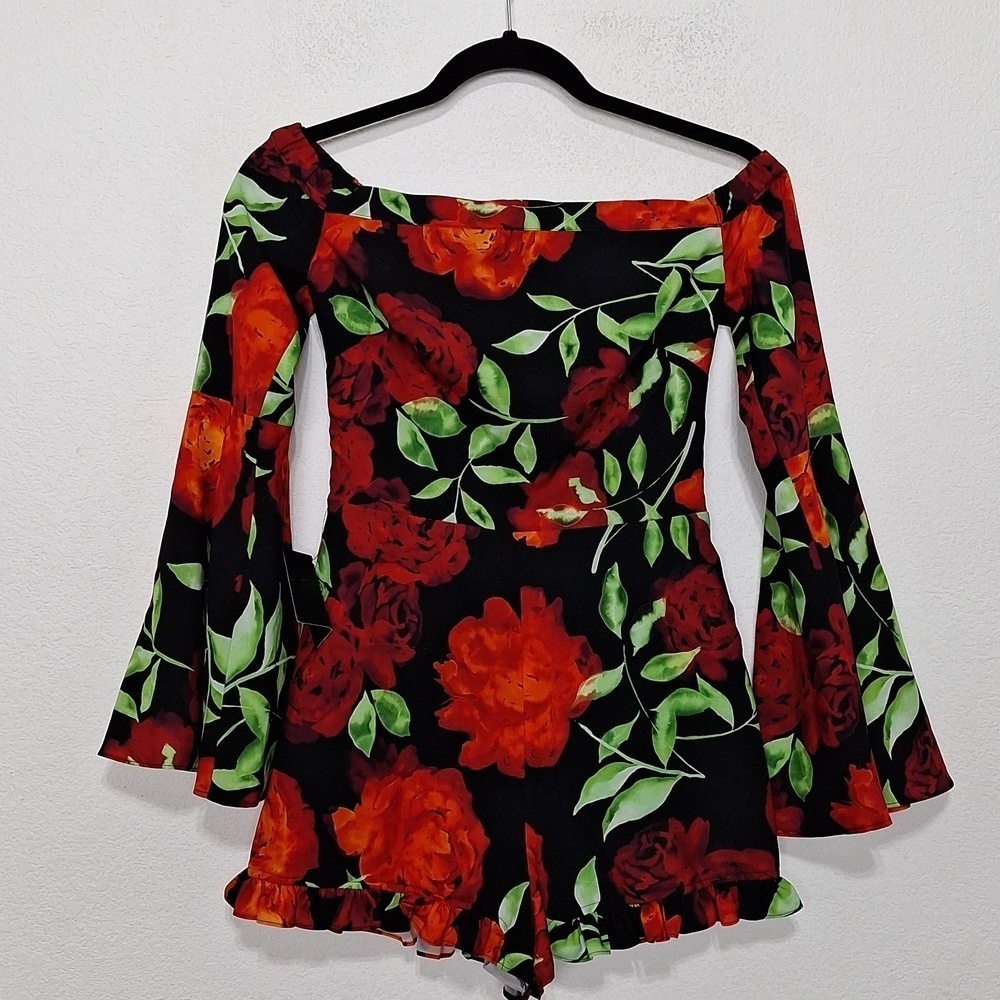 Bebe NEW Red Black Romantic Bohemian Off Shoulder Floral Print Romper Size 0